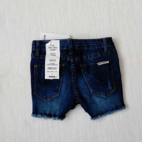 HUDSON Jeans Ava Frayed Short Little Girls - Picture 2 of 6